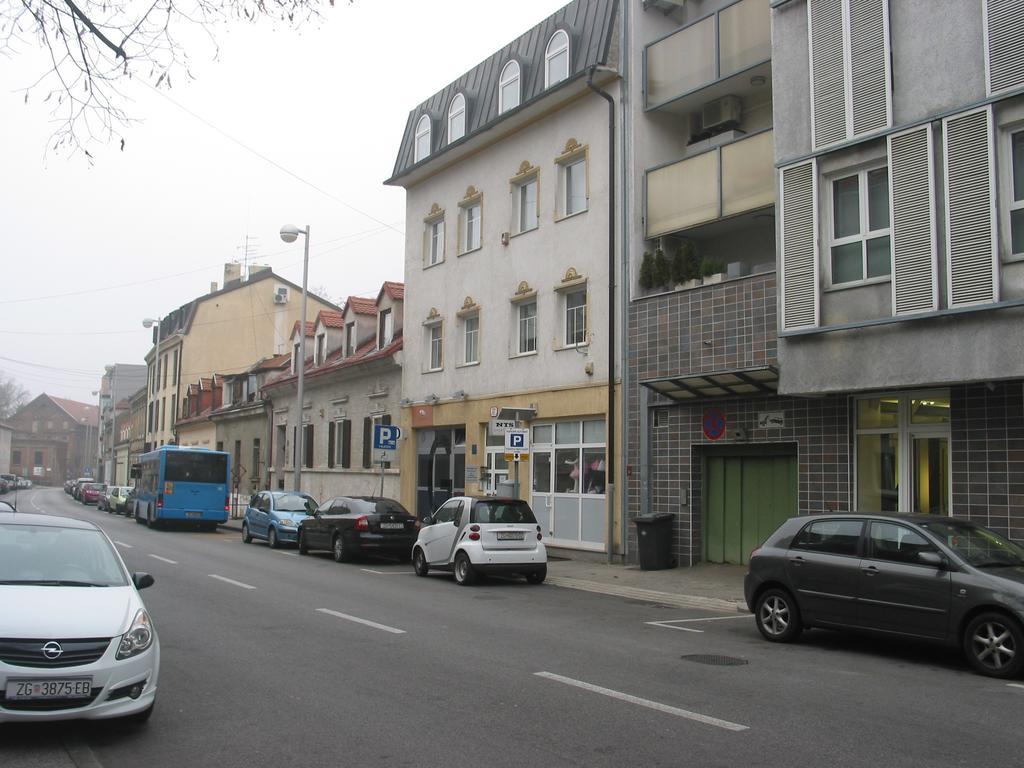 Apartment Fleger Загреб Екстериор снимка